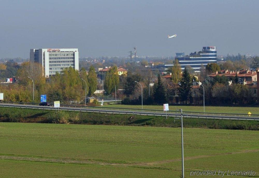 Hotel Bologna Airport Exterior photo